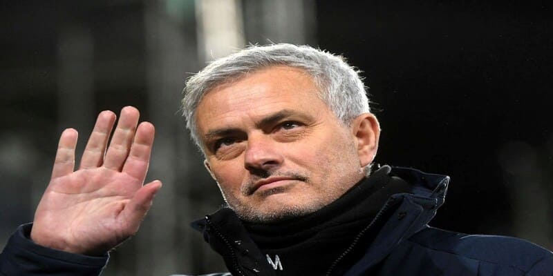 Vậy Jose Mourinho - Người đặc biệt có xứng đáng bị sa thải?